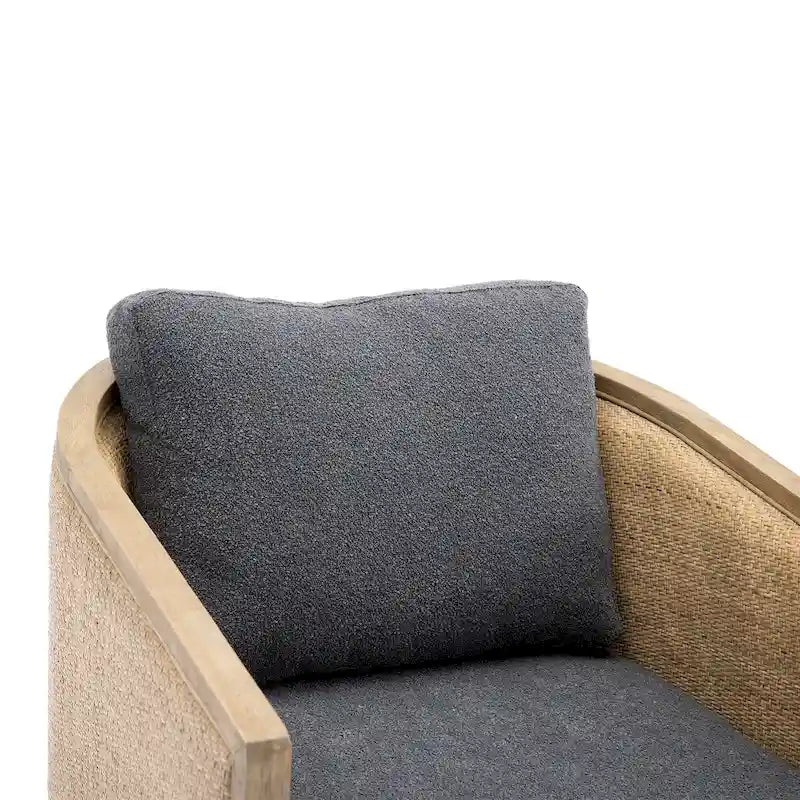 Poltrona a botte girevole a 360° rivestita in Carbon Black 30.12 con robusta struttura in legno massello