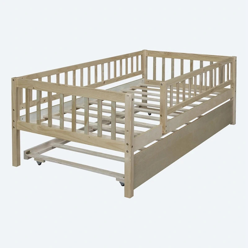 Letto a giorno in legno di dimensioni singole con letto estraibile e sponde di protezione a staccionata