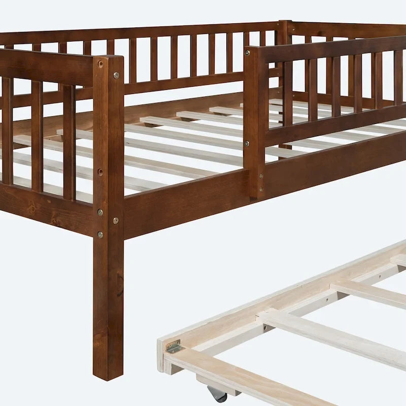 Letto a giorno in legno di dimensioni singole con letto estraibile e sponde di protezione a staccionata